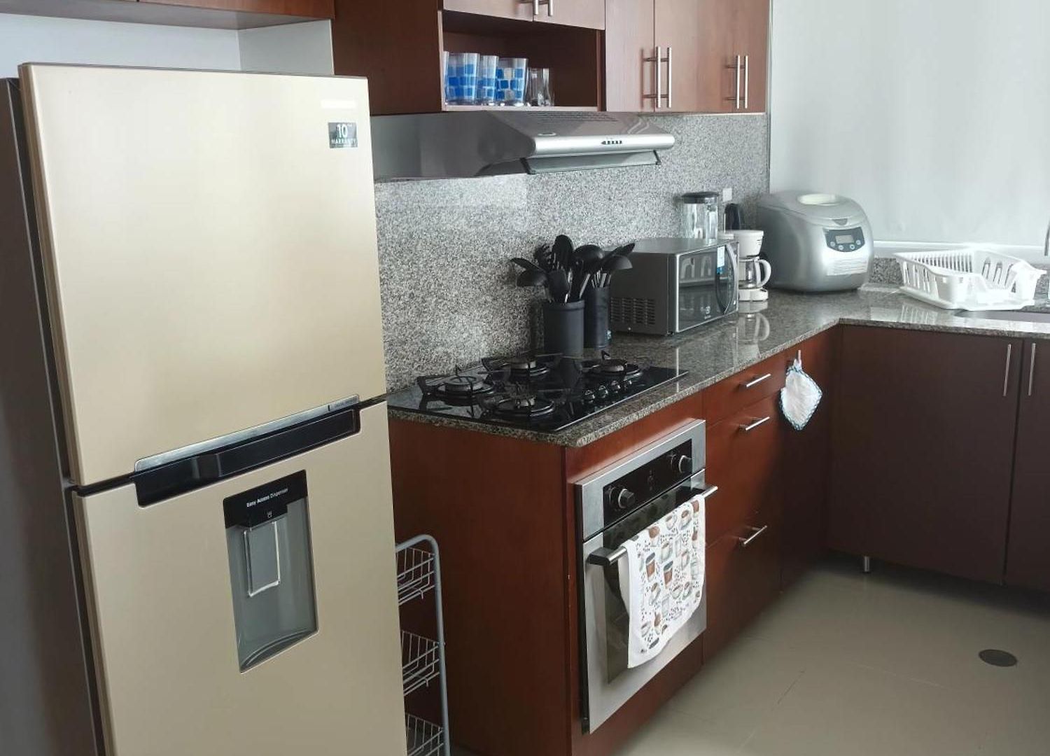 - 1400 Sq. Ft.