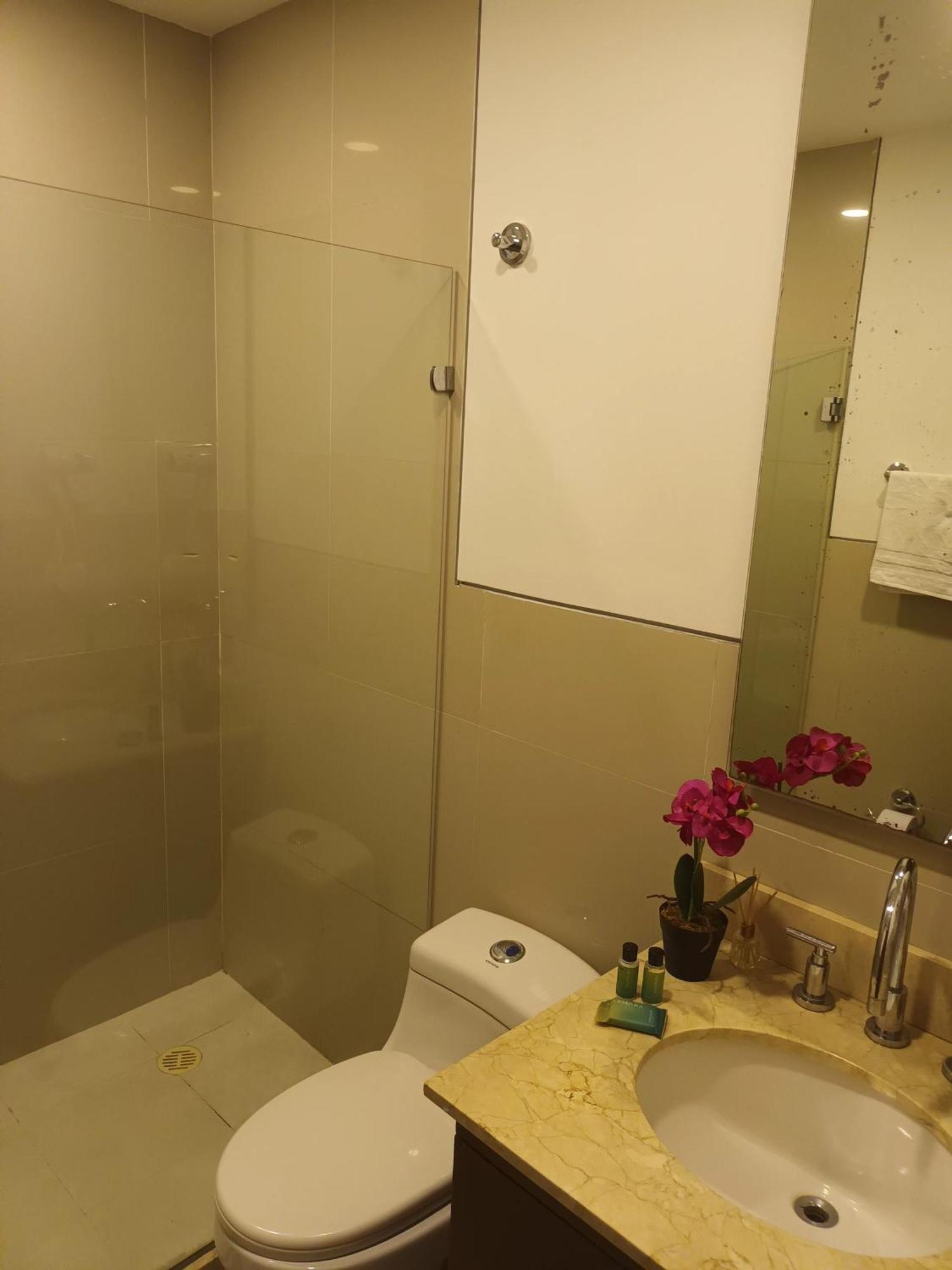 - 1400 Sq. Ft. Apartamento Cartagena