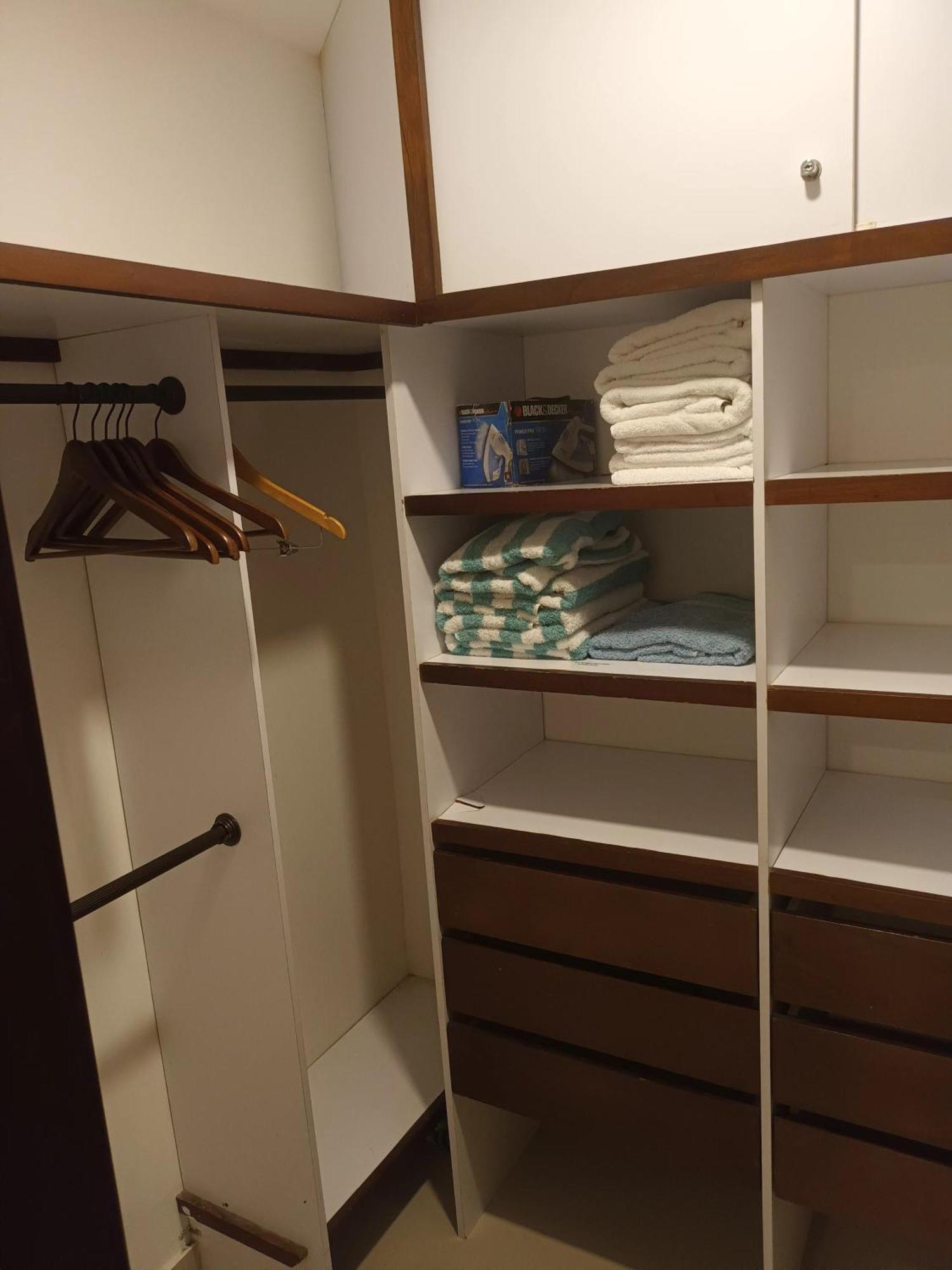 Apartamento - 1400 Sq. Ft. *