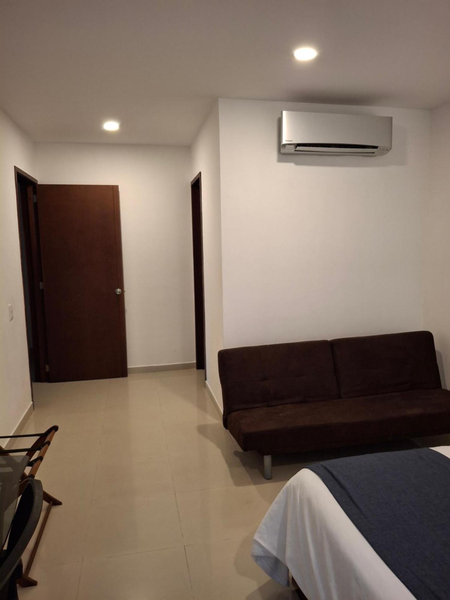 - 1400 Sq. Ft. * Cartagena