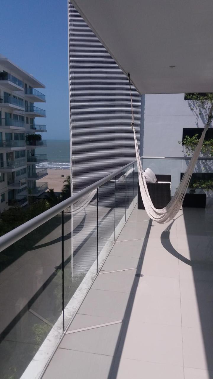 - 1400 Sq. Ft. Apartamento